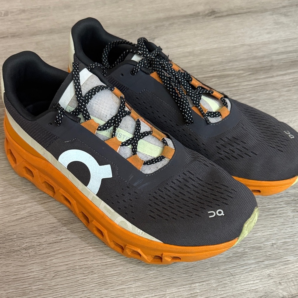 On Running Charcoal and Orange Cloudmonsters